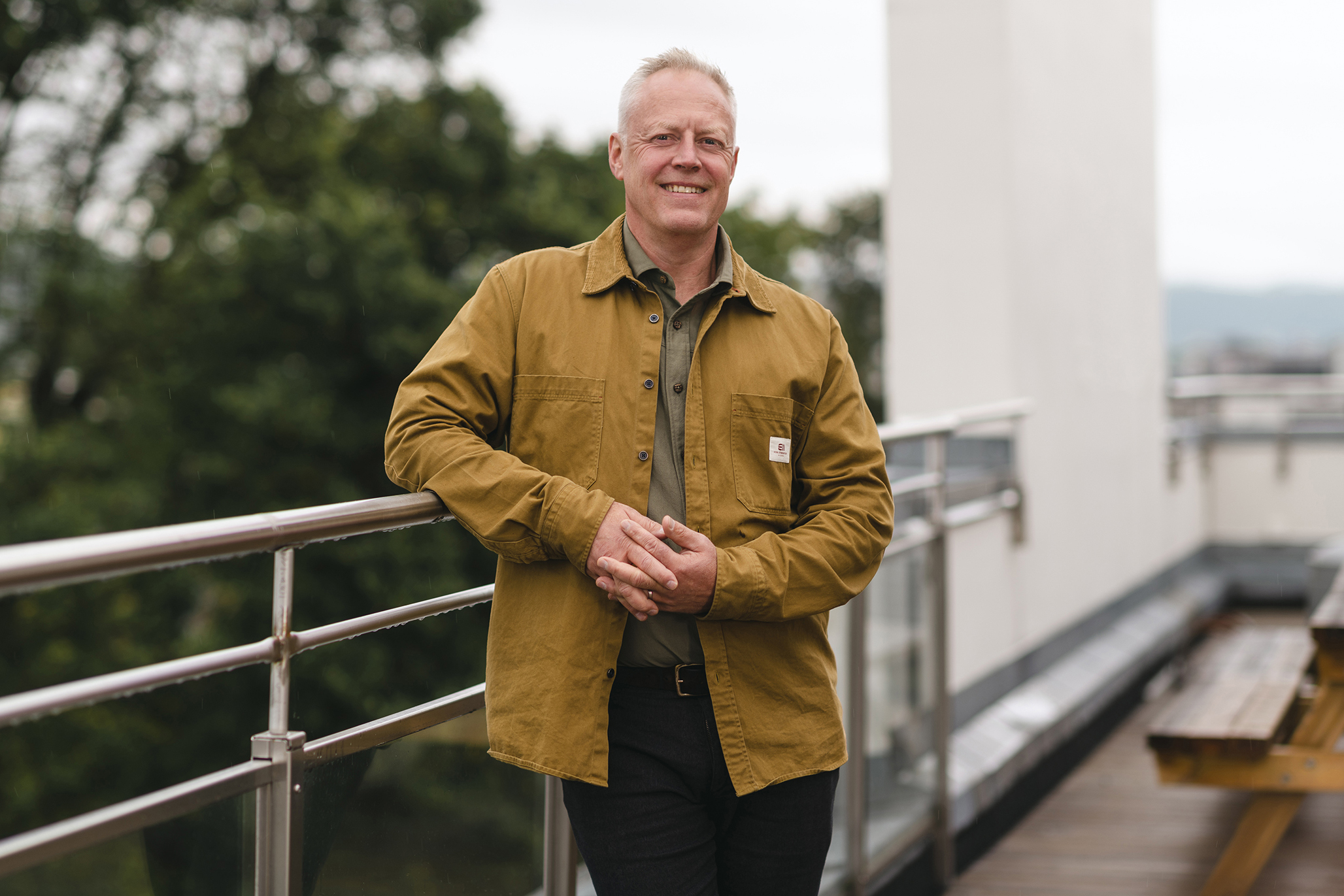 Half body portrait of employee Kenneth Bredesen
